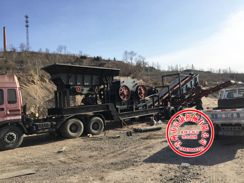 顎破移動式破碎站 顎破移動式破碎站